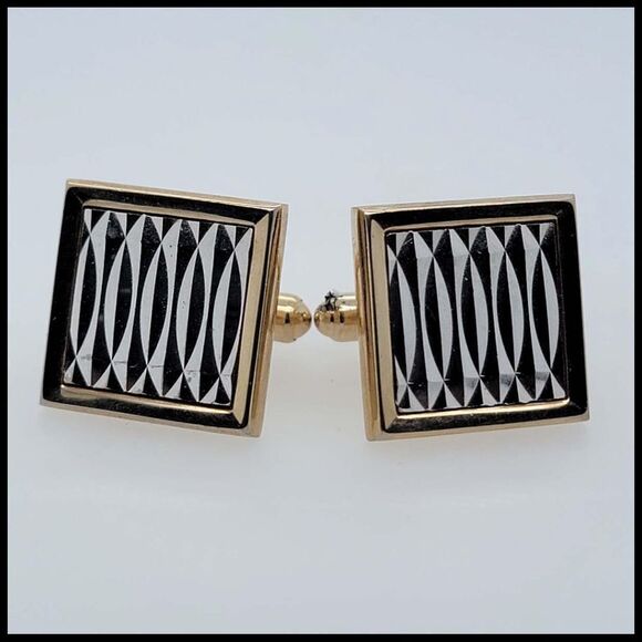 Fancy etched, yellow and gold silver tone cufflinks - Picture 1 of 4